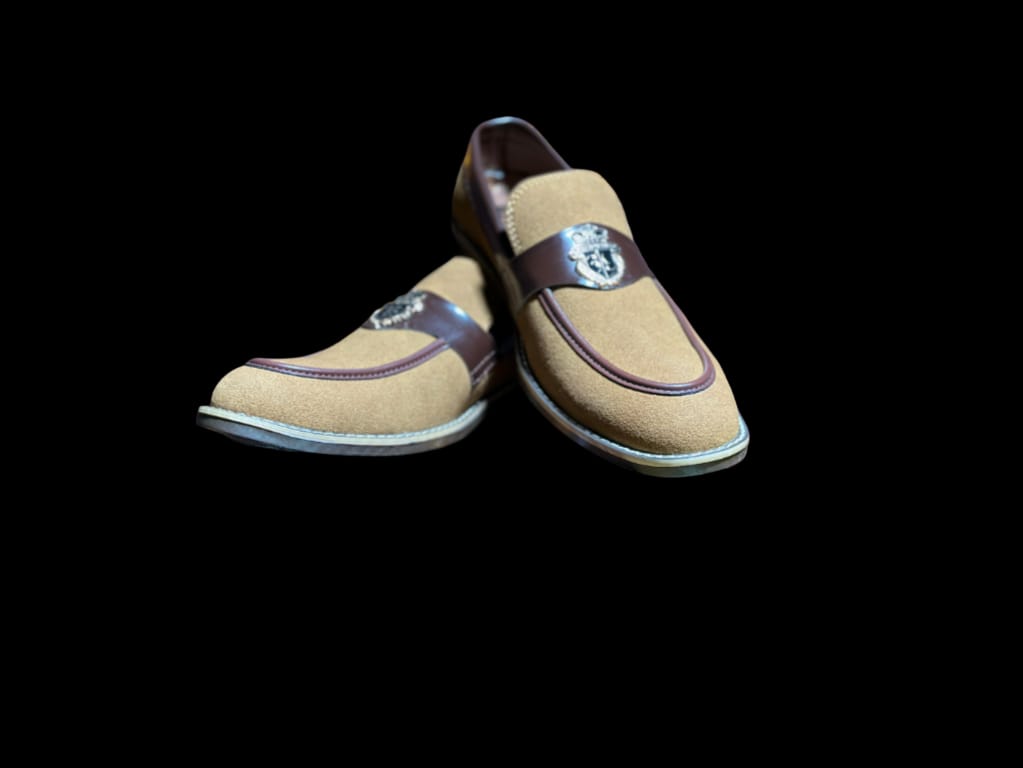 CASUAL SHOES